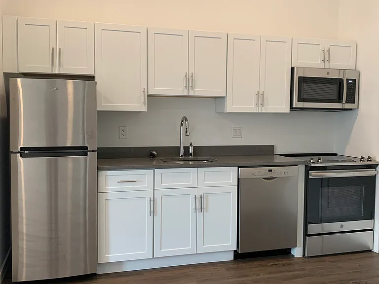 124 Market St #401 — Photo 1