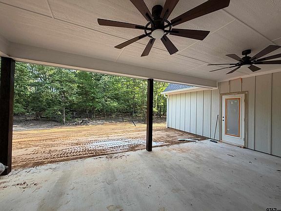 3rd image of 15212 Maple Leaf Ct