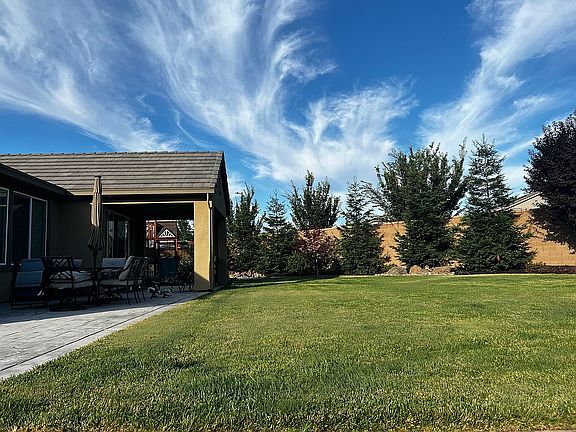 5th image of 1735 Larkspur Ln