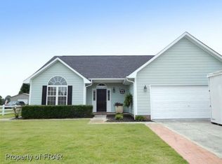 105 Kensington Ct, Raeford, NC 28376