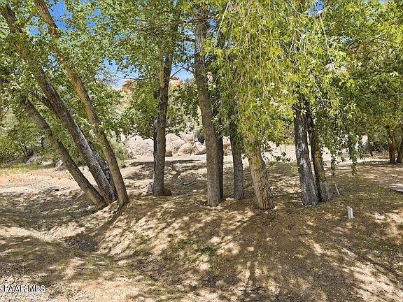 2nd image of 7 E Boulder Creek Ln