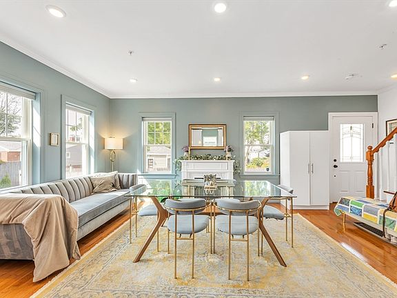 4th image of 28 Baltimore St #5