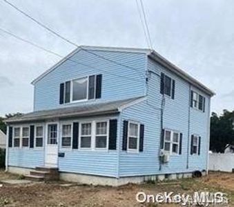 101 Redmond Road, Merrick, NY, 11566