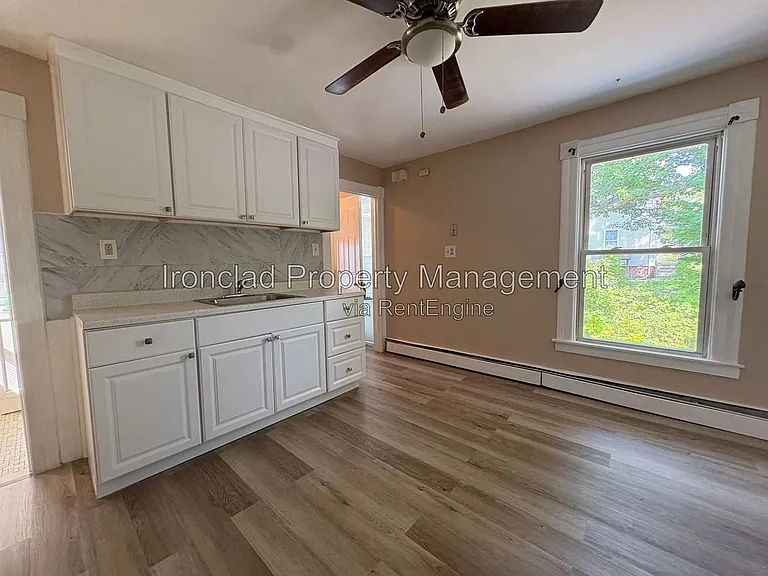 60 Lake St #2 — Photo 2
