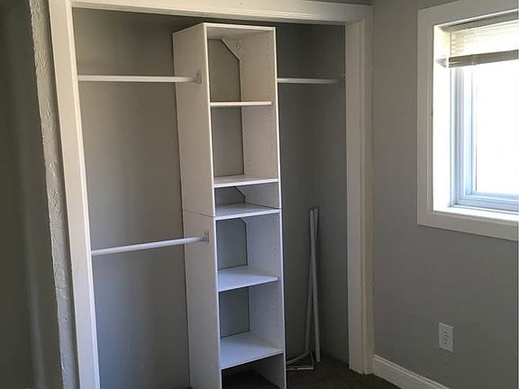 5th image of 8675 S Royal Crest Dr