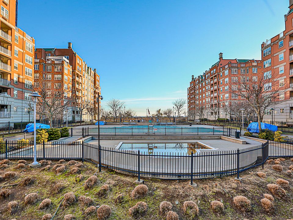 1st image of 40 Oceana Dr W APT 7B