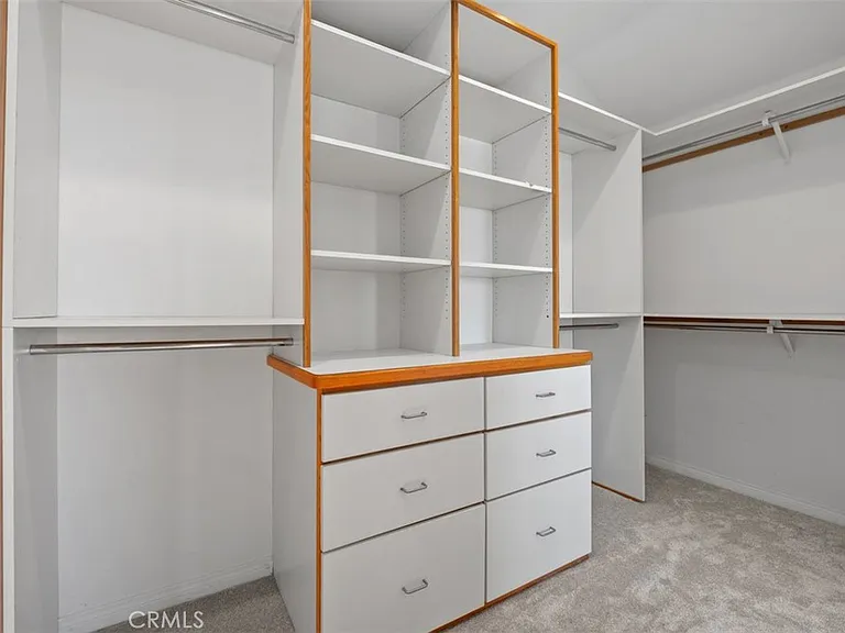 22481 Ivy Rdg — Photo 25