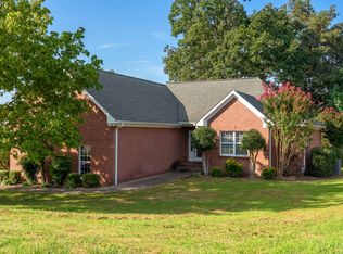 1034 Vista Dr, Greenbrier, TN 37073