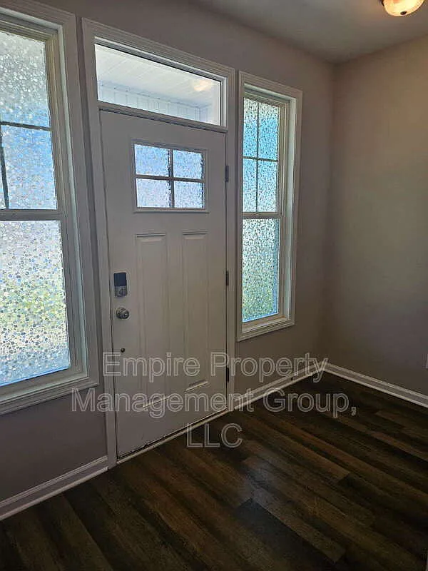 3 bed, 2.5 bath, 1608 sqft, $1,900 — Photo 3