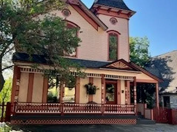 211 Spring St, Eureka Springs, AR 72632