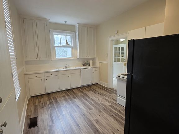 2nd image of 630 Ponce De Leon Ave