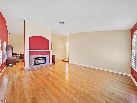 5th image of 3408 N Tenaya Way