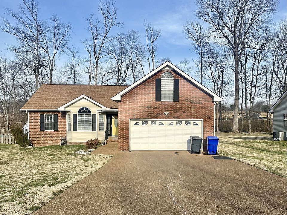 1st image of 210 Beechbrook Ct