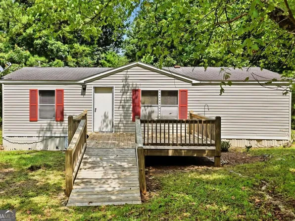 1310 Davis Rd W, Fairmount, GA 30139
