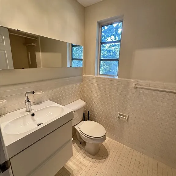 319 Windsor Rd — Photo 27