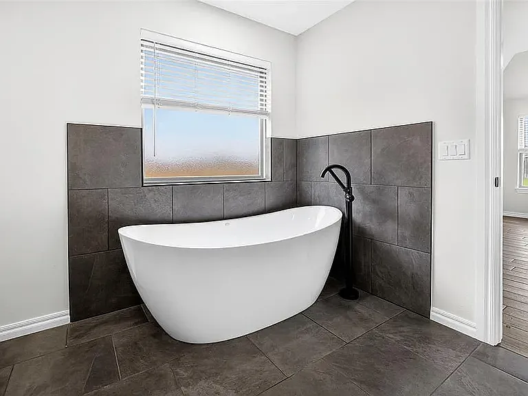 1727 Samuels Ct — Photo 17