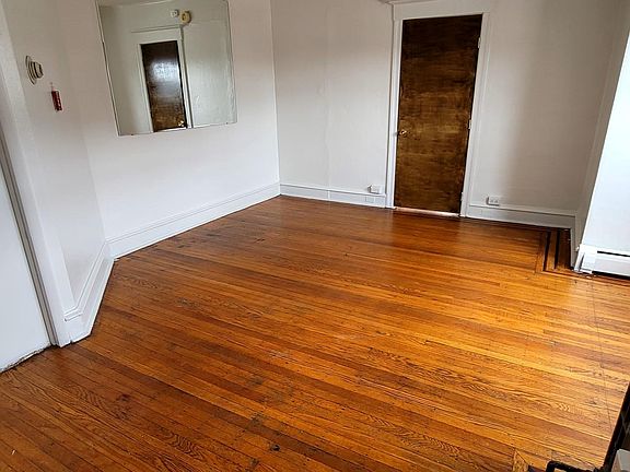 3rd image of 1559 E Luzerne St Floor 1