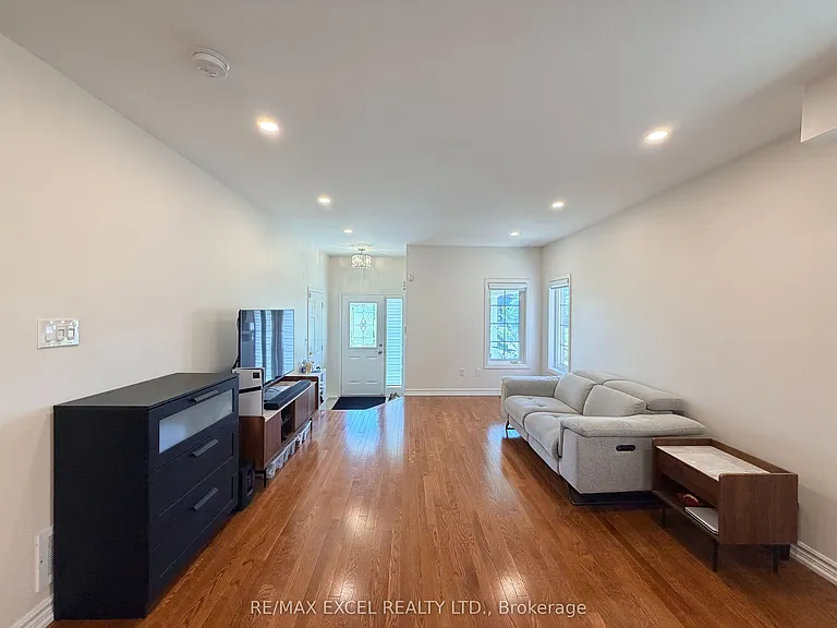81 Alfred Paterson Dr — Photo 6