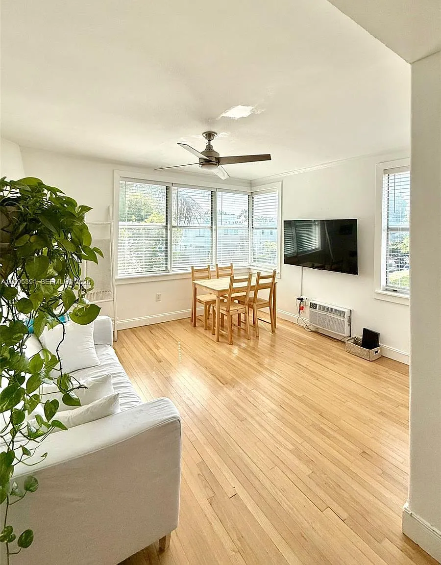 900 Jefferson Ave — Photo 1