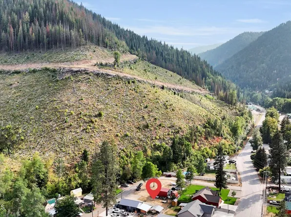 86 E Circle Dr, Kellogg, ID 83837