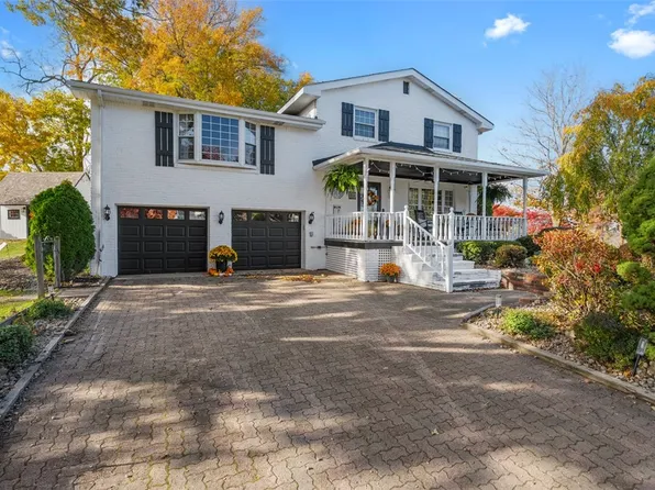 103 Lozer Dr, Coraopolis, PA 15108