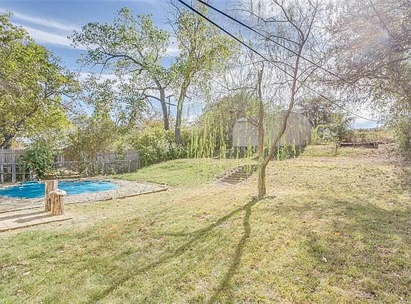 5th image of 1709 Hillside Dr