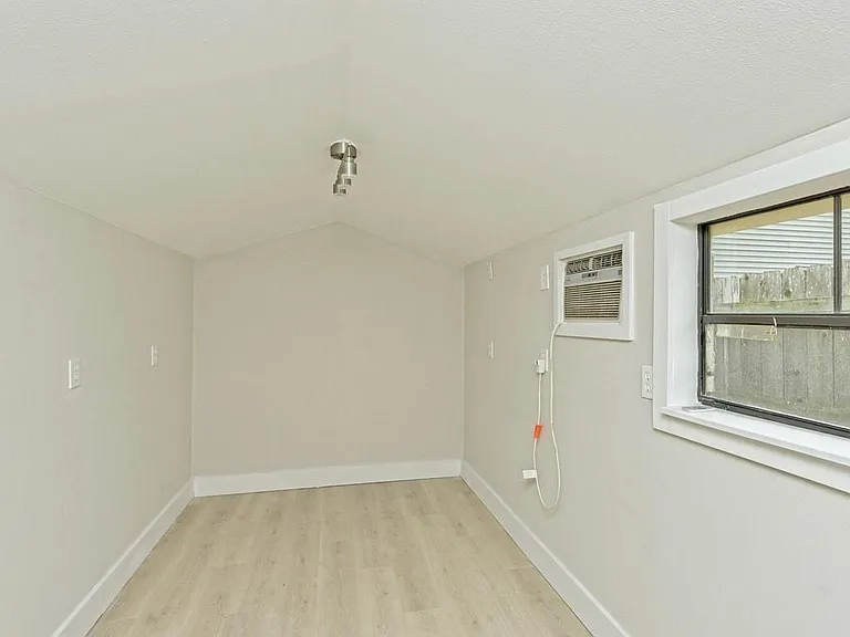 11502 Toledo Dr — Photo 16