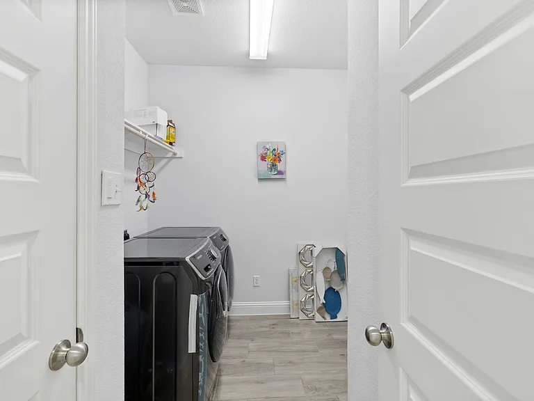 20512 Christie Marie Ln — Photo 42