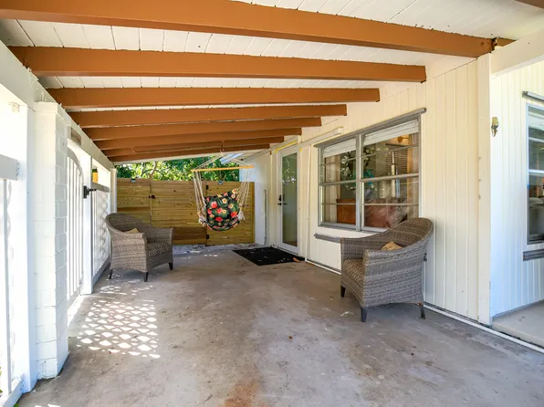 609 S Arnold Avenue S, Lantana, FL 33462