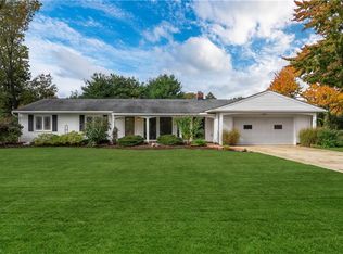 482 Sherwood Dr, Bay Village, OH 44140