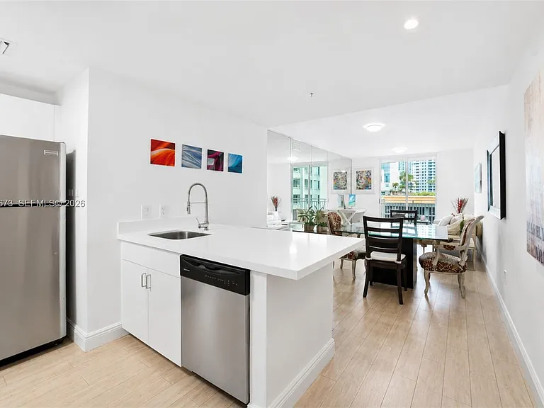 185 SE 14th Ter #1410 — Photo 8