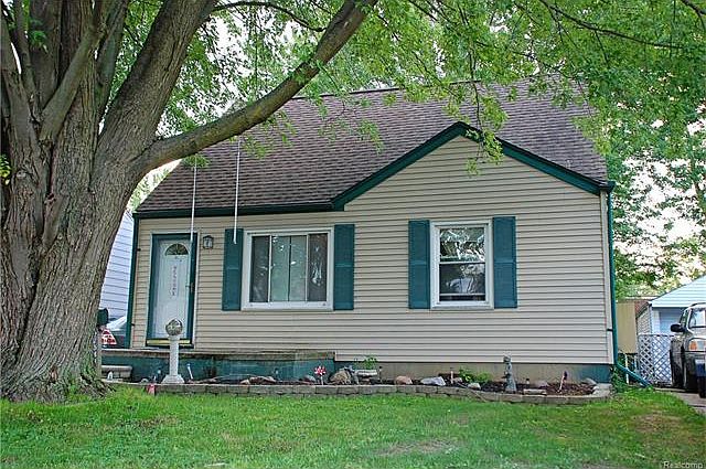 1st image of 27541 Kaufman St