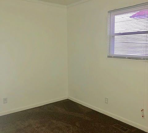 5th image of 2423 N Lasalle St