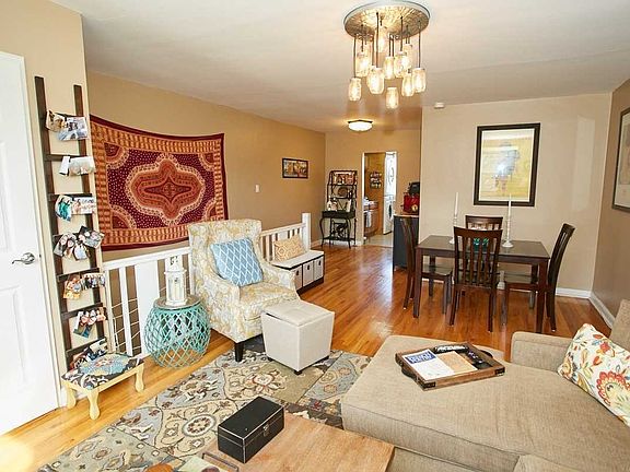 3rd image of 226-38 Kingsbury Ave #B