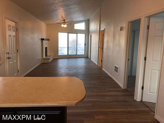 4th image of 1593 S Bear Lake Blvd