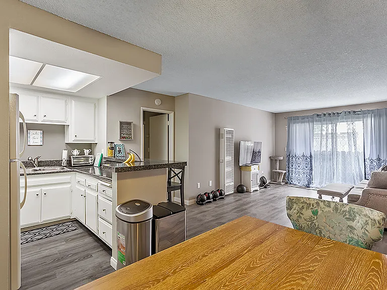 Pampas Lane Apartments — Photo 13