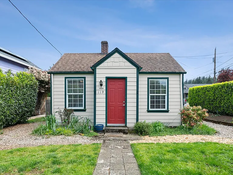 119 Wesley St — Photo 23