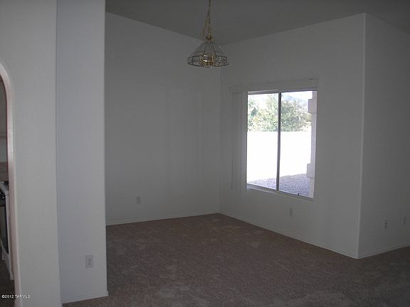 4th image of 915 E Saguaro Dr N