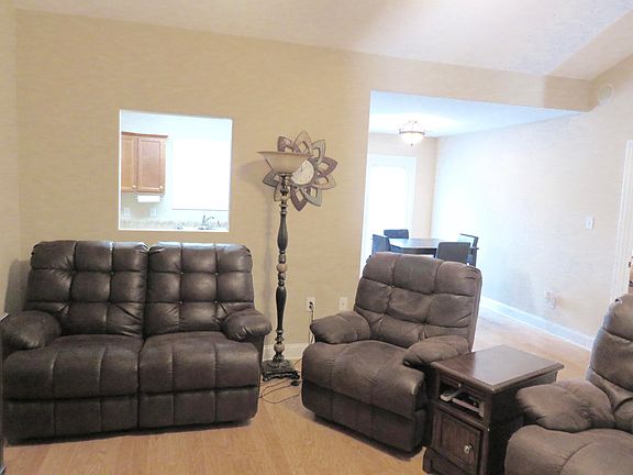 2nd image of 1425 Hazelgreen Way
