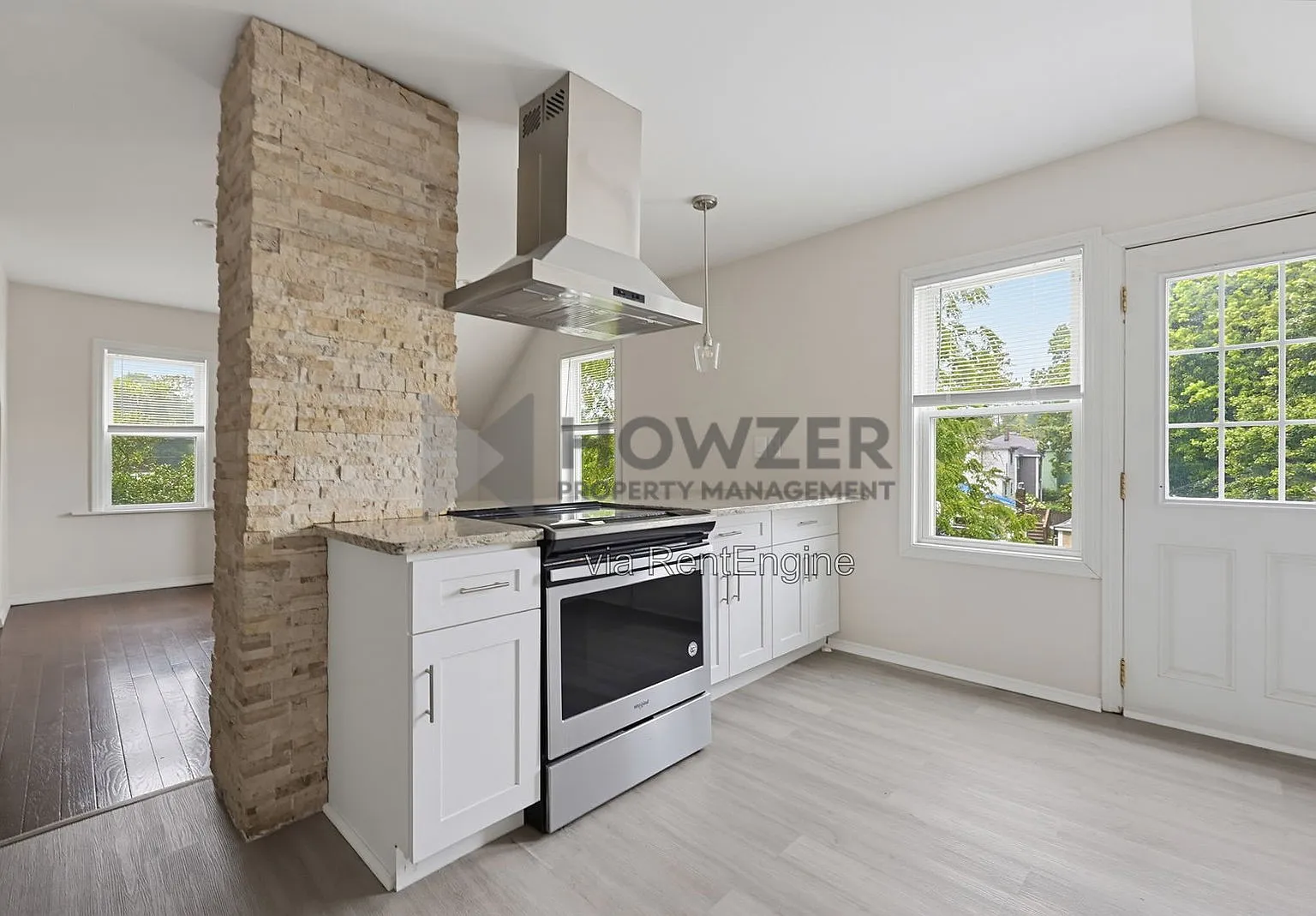 2 bed, 1.0 bath, 1000 sqft, $2,400 — Photo 2
