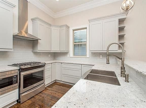 3rd image of 2701 Dreux Ave