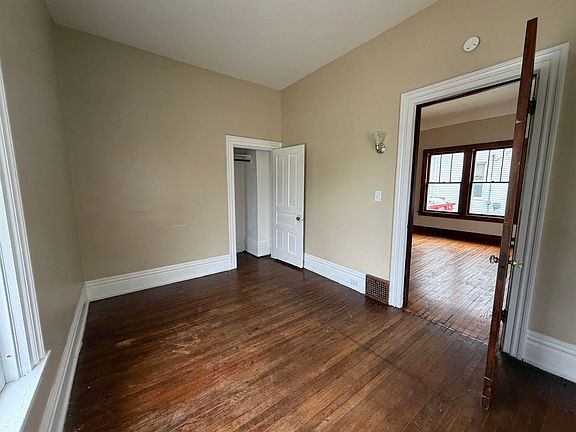 3rd image of 504 N Catherine St