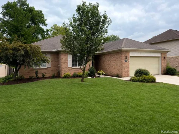 2589 Barns Dr, Westland, MI 48186