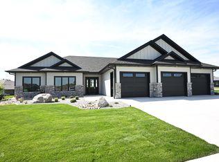 1207 Limited Ln, Bismarck, ND 58503