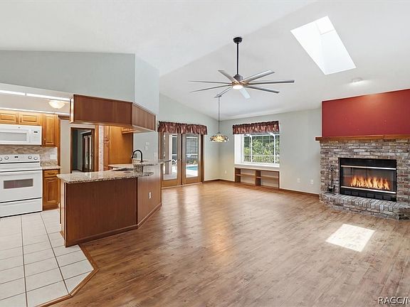 4th image of 45 Hollyhock Ct