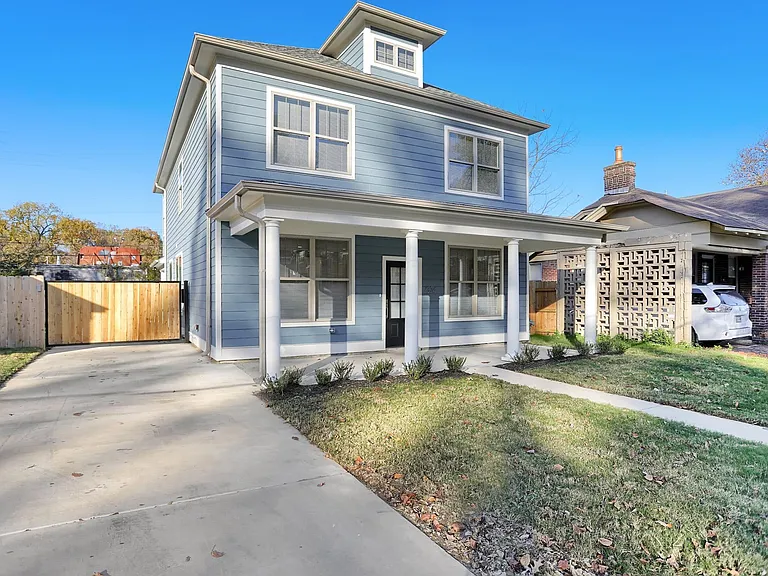 2374 Forrest Ave — Photo 2