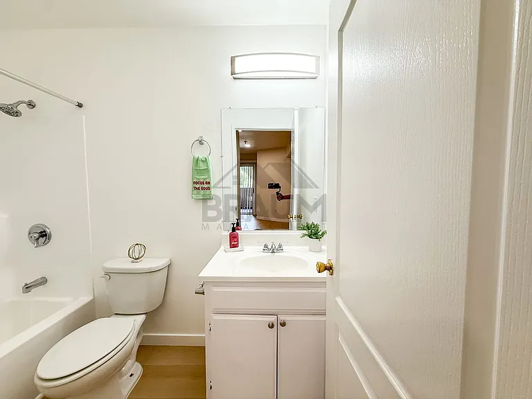 7323 WINNETKA — Photo 24