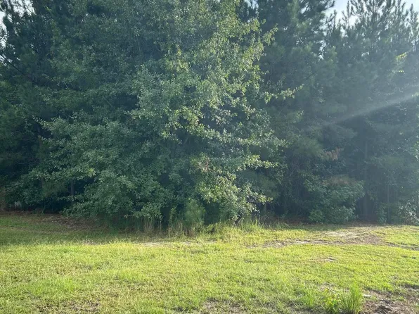 1740 Elder Ln, Sumter, SC 29153