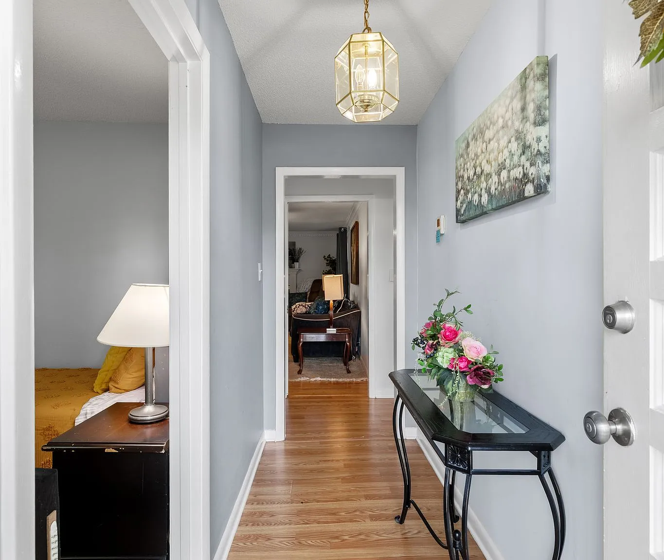 5 bed, 2.5 bath, 1423 sqft, $3,800 — Photo 2