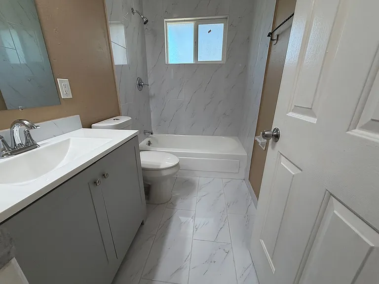 5725 Woodleigh Dr — Photo 9